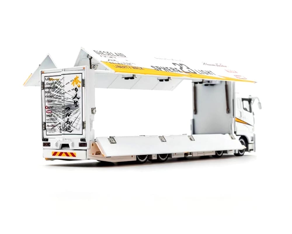 GCD 1:64 Liberty Walk LB-Trucks Mitsubishi Fuso Super Great Transporter Sphere 23 Light – White