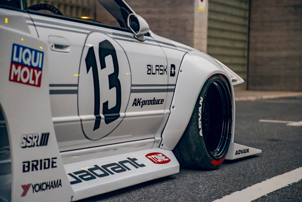 LB-KAIDO WORKS NISSAN R32 SKYLINE (FRP)