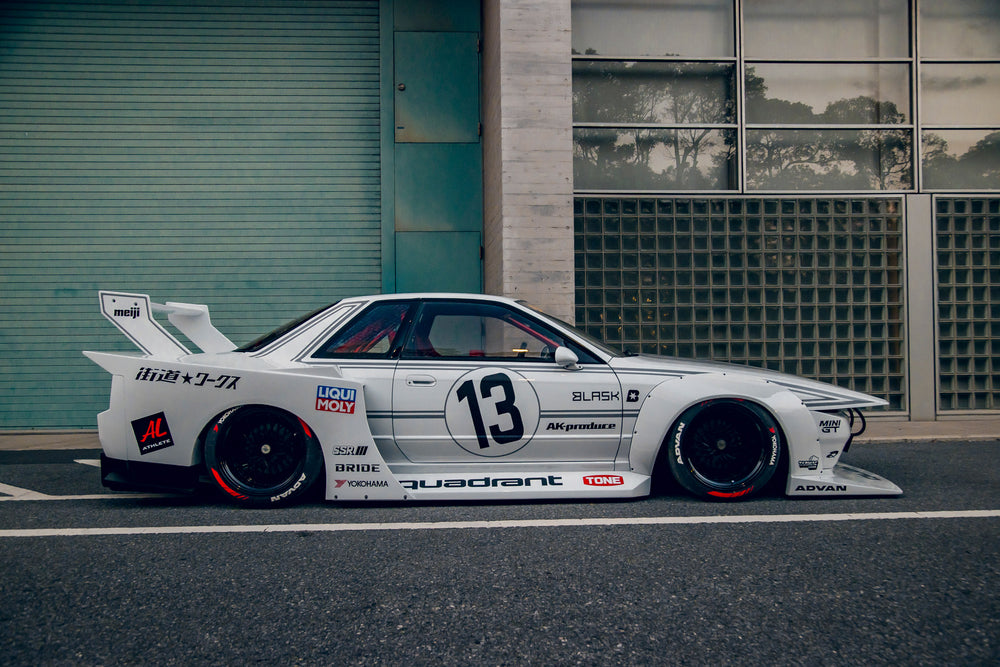 LB-KAIDO WORKS NISSAN R32 SKYLINE (FRP)