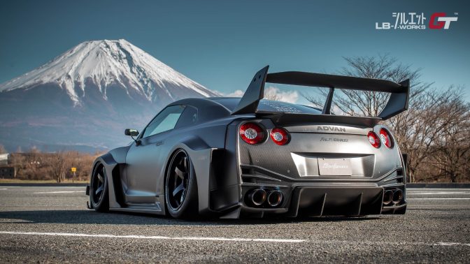 LB-Silhouette WORKS GT NISSAN 35GT-RR (Container Shipping) – Pandem USA